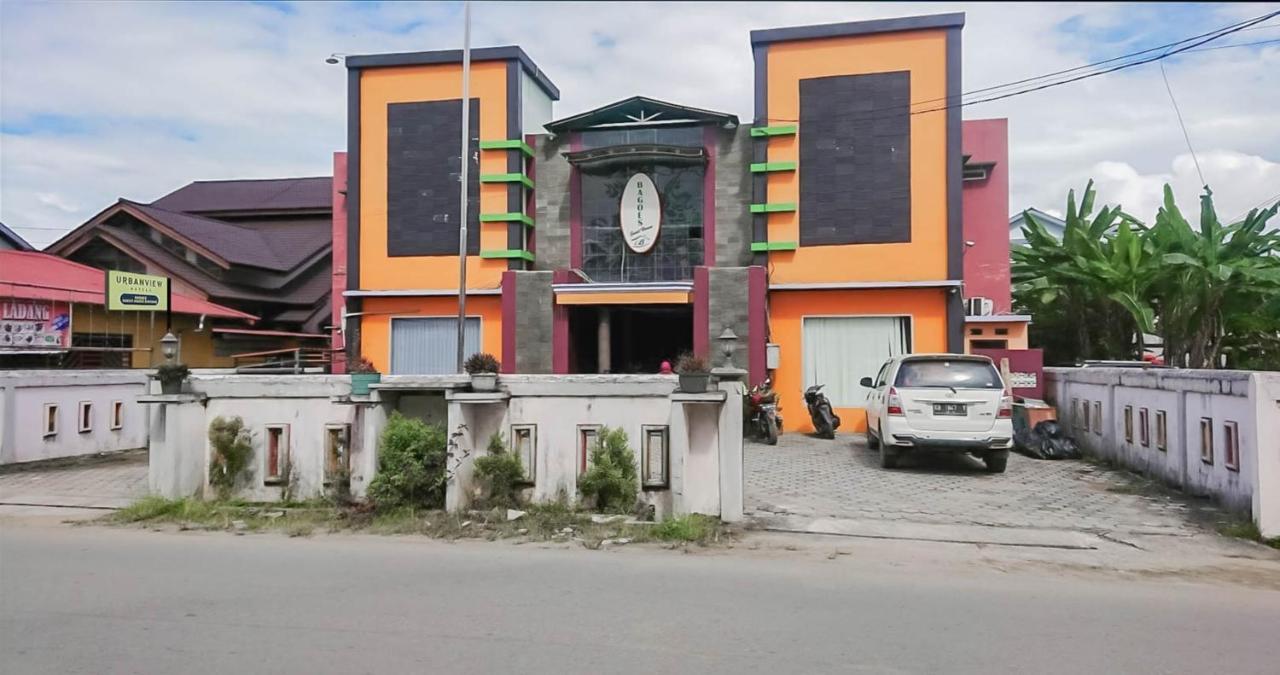 Urbanview Hotel Bagoes Sintang By Reddoorz Exteriör bild