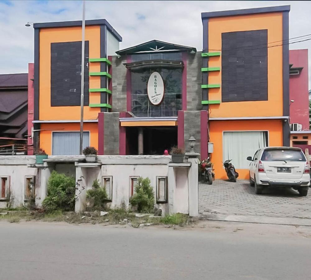 Urbanview Hotel Bagoes Sintang By Reddoorz Exteriör bild