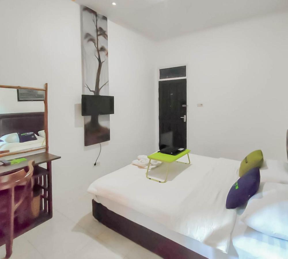 Urbanview Hotel Bagoes Sintang By Reddoorz Exteriör bild